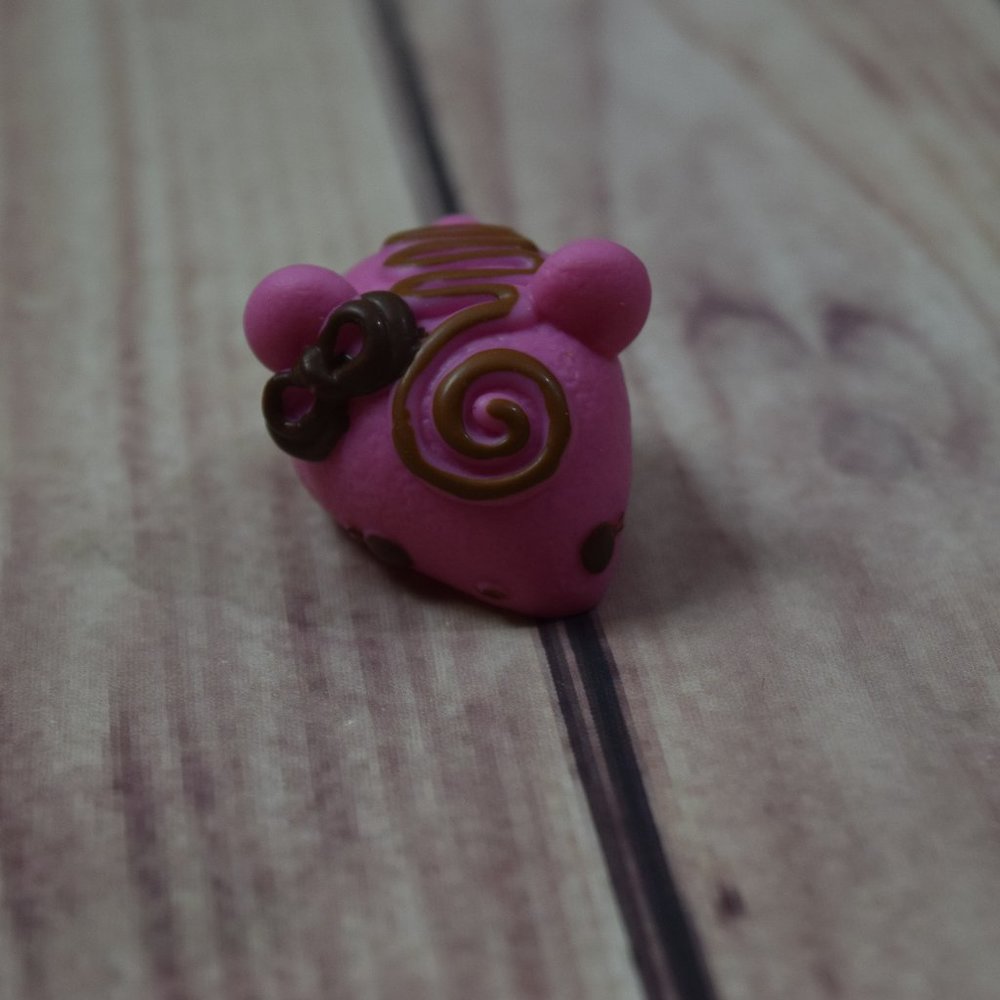 Num Noms Sweetie Strawberry